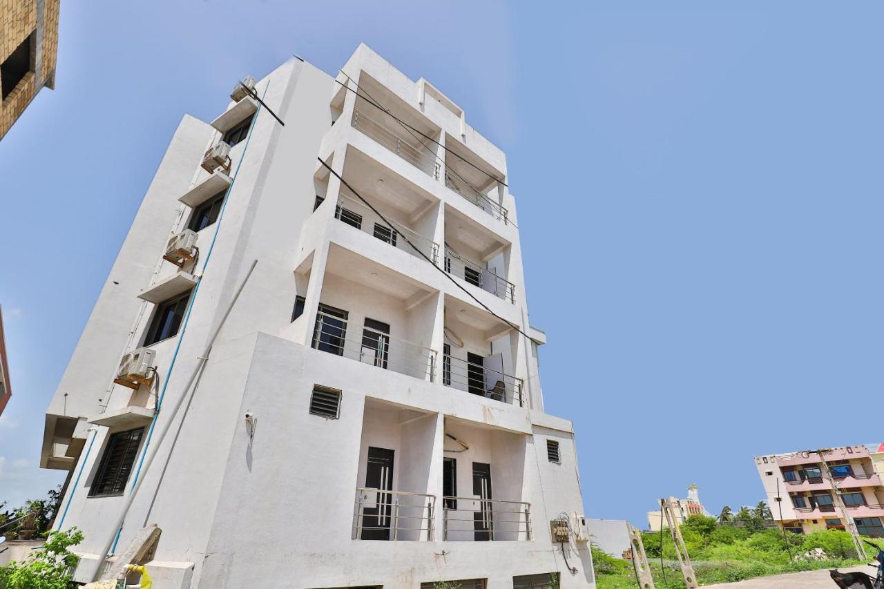Oyo 18807 Vrajbhoomi Hotel Somnath Exterior photo